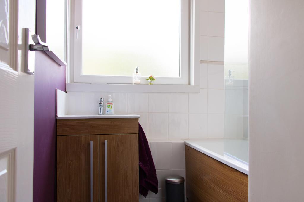 Modern Central Family-Home For 6 London Room photo